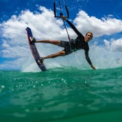 Slingshot Asylum V6 - Big Air / Freestyle Twintip Kiteboard Discounts Apply ! -WindCore Store slingshot twintip asylum v6 size 3